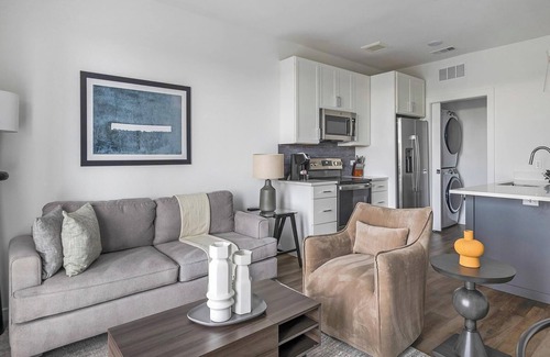 Austin Apartamento | Landing | Modern 1BD, Pool, Clubhouse