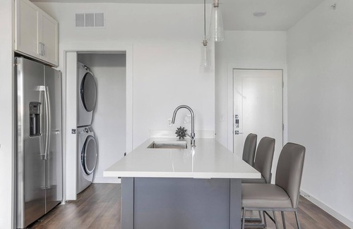 Austin Apartamento | Landing | Modern 1BD, Pool, Clubhouse