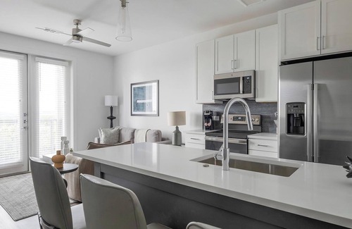 Austin Apartamento | Landing | Modern 1BD, Pool, Clubhouse