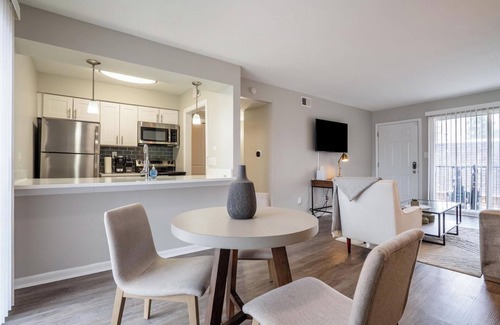 Indianapolis Apartamento | Landing | Modern 1BD, Pool