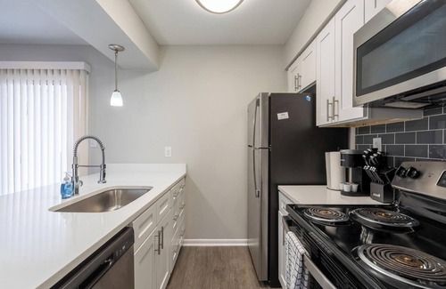 Indianapolis Apartamento | Landing | Modern 1BD, Pool