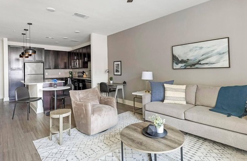 Fort Worth Apartamento | Landing | Modern 1BD, Yoga Studio, Game Room