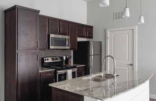 Buda Apartamento | Landing | Modern 1BD, Yoga Studio, Gym