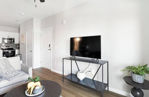 Townsite Apartamento | Landing | Modern 2BD, Rooftop Lounge, Pool