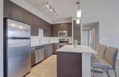 Terrell Heights Apartamento | Landing | Beautiful 2BD, Yoga Studio, Courtyard