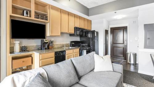 Downtown Indianapolis Apartamento | Landing Modern Apartment with Amazing Amenities (ID1806X06)