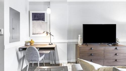Downtown Indianapolis Apartamento | Landing Modern Apartment with Amazing Amenities (ID1806X06)