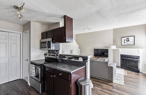 Grand Prairie Apartamento | Landing | Spectacular 1BD, Gym, Courtyard