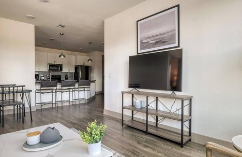 Conroe Apartamento | Landing | Spectacular 2BD, Pool, Clubhouse