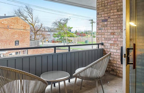 Indianapolis Apartamento | Landing | Spectacular 1BD, Pool, Gym