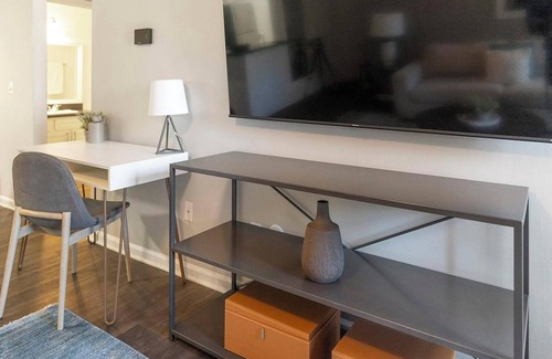 Sunbeam Apartamento | Landing | Beautiful 1BD, Pool, Courtyard