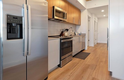 Baileys Crossroads Apartamento | Landing | Chic 1BD, Gym, Game Room