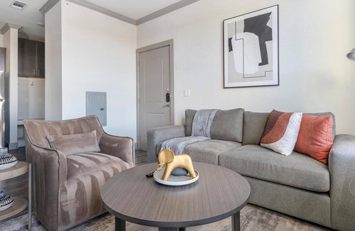 Manor Apartamento | Landing at The Flats at Shadowglen - 1 Bedroom ...