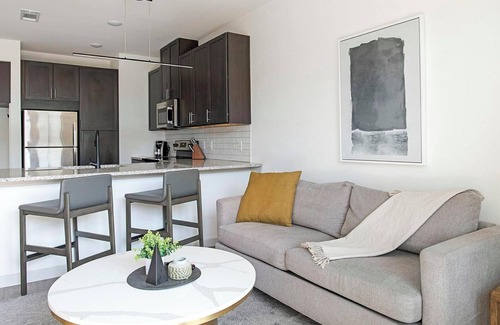 Dallas Apartamento | Landing | Chic 1BD, Pool, Clubhouse