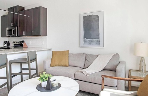 Dallas Apartamento | Landing | Chic 1BD, Pool, Clubhouse