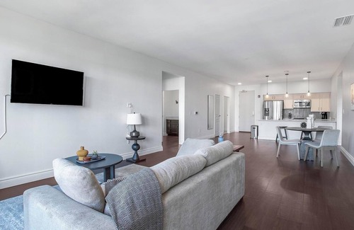 Little Italy Apartamento | Landing at La Collina - 2 Bedrooms in Universit...