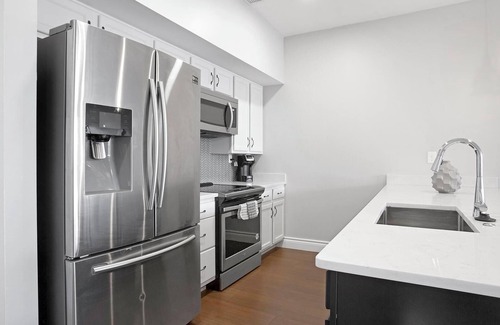 Little Italy Apartamento | Landing at La Collina - 2 Bedrooms in Universit...