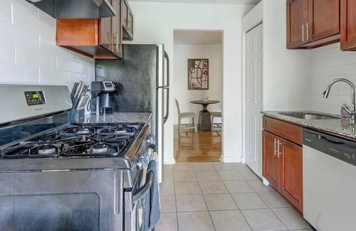 Greenbelt Apartamento | Landing | Spectacular 2BD, Pool, Gym