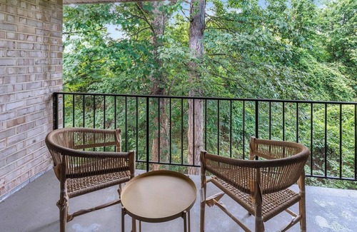Greenbelt Apartamento | Landing | Spectacular 2BD, Pool, Gym