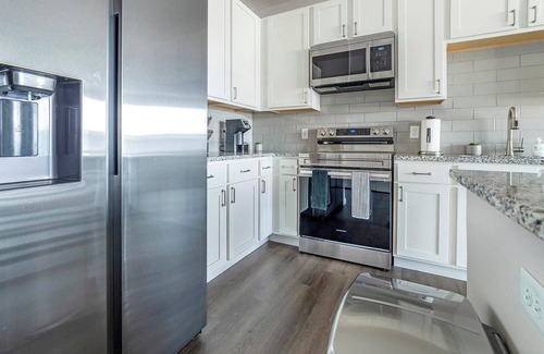 Northwest Columbus Apartamento | Landing | Modern 2BD, Gym