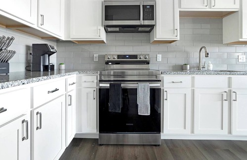 Northwest Columbus Apartamento | Landing | Modern 2BD, Gym