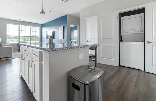 Northwest Columbus Apartamento | Landing | Modern 2BD, Gym