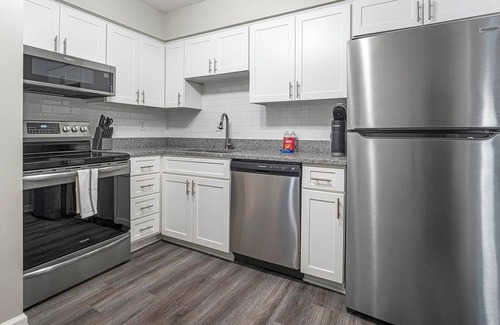 Homewood Apartamento | Landing | Spectacular 2BD, Gym, Clubhouse