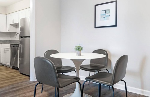 Homewood Apartamento | Landing | Spectacular 2BD, Gym, Clubhouse