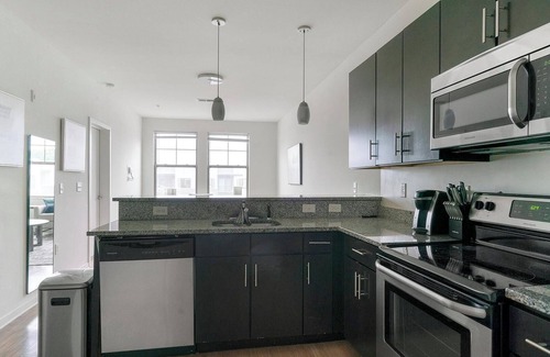 Richmond Apartamento | Landing at The Spectrum Apartments - 2 Bedrooms...