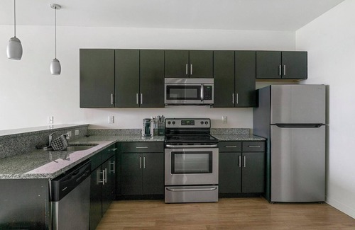 Richmond Apartamento | Landing at The Spectrum Apartments - 2 Bedrooms...