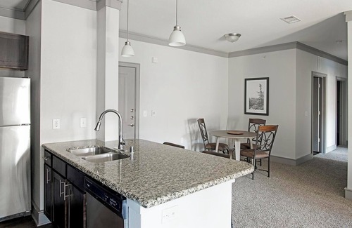 Northeast Carrollton Apartamento | Landing at The Avenues at Carrollton - 3 Bedroo...