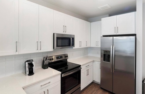 Wetmore Apartamento | Landing | Spectacular 1BD, Yoga Studio, Gym
