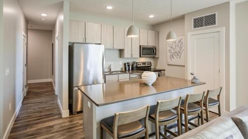 Spring Apartamento | Landing Spectacular 1BD Pool Gym