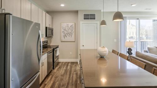 Spring Apartamento | Landing Spectacular 1BD Pool Gym