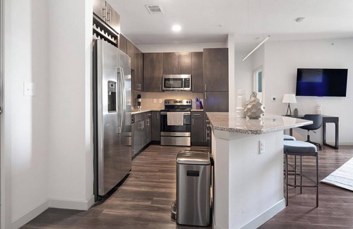 Wetmore Apartamento | Landing | Stunning 1BD, Gym, Pool