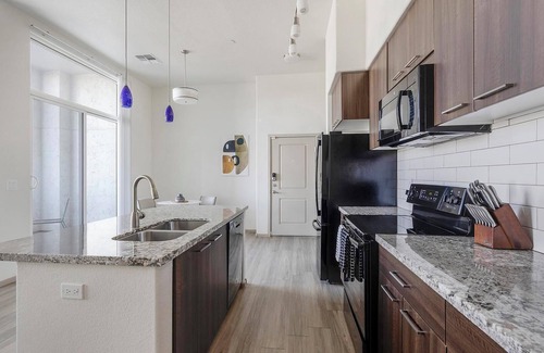 Arrowhead Ranch Apartamento | Landing | Stunning 1BD, Gym