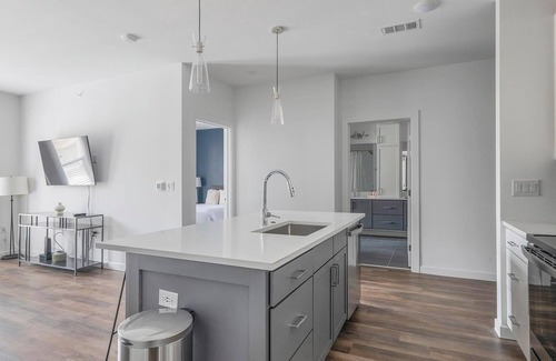 Austin Apartamento | Landing | Modern 1BD, Clubhouse, Pool