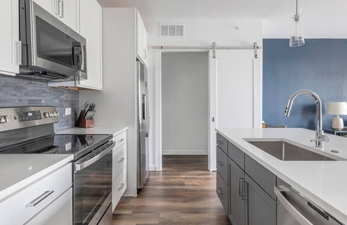 Austin Apartamento | Landing | Modern 1BD, Clubhouse, Pool