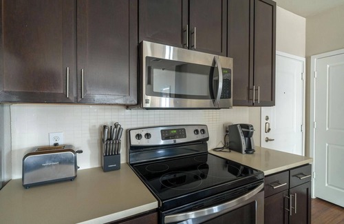 Katy Apartamento | Landing | Spectacular 1BD, Gym, Pool