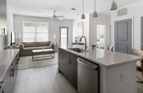 Crestline Heights Apartamento | Landing | Stunning 1BD, Gym, Clubhouse