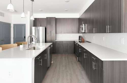 Crestline Heights Apartamento | Landing | Stunning 1BD, Gym, Clubhouse