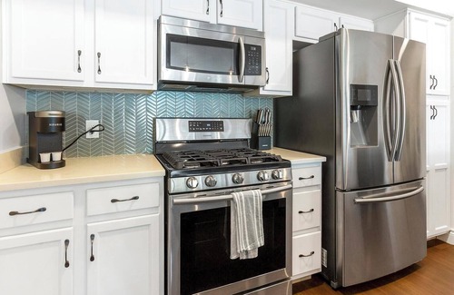Little Italy Apartamento | Landing | Incredible 1BD, Gym