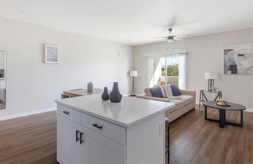 Townsite Apartamento | Landing | Spectacular 1BD, Pool, Rooftop Lounge
