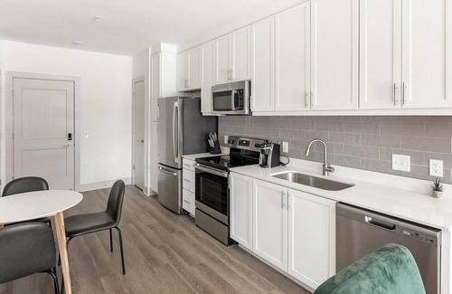 Huntsville Apartamento | Landing | Incredible 1BD, Clubhouse, Gym