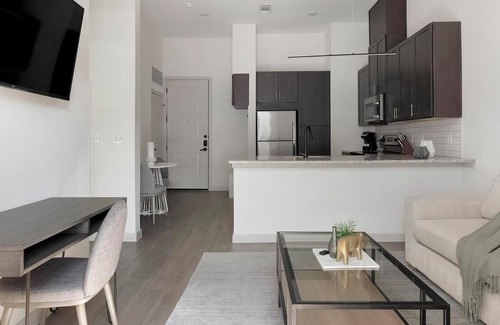 Dallas Apartamento | Landing | Beautiful 1BD, Clubhouse, Pool