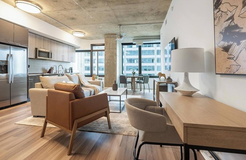 Baileys Crossroads Apartamento | Landing | Stunning 2BD, Gym, Game Room