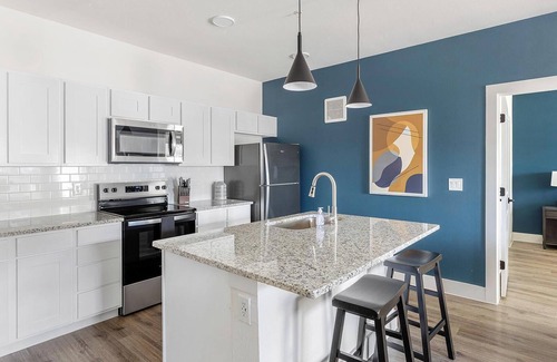 Venus Apartamento | Landing | Stunning 2BD, Clubhouse, Gym