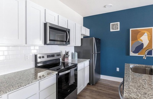 Venus Apartamento | Landing | Stunning 2BD, Clubhouse, Gym
