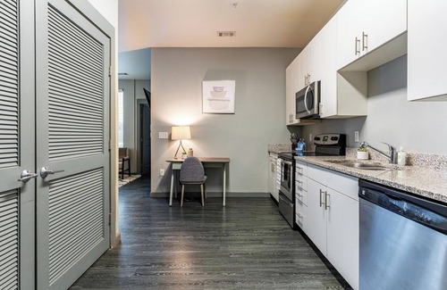 University District Apartamento | Landing | Spectacular 2BD, Game Room, Yoga Studio