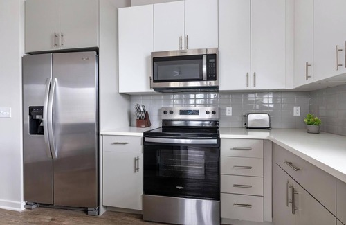Wimauma Apartamento | Landing | Modern 2BD, Pool, Clubhouse